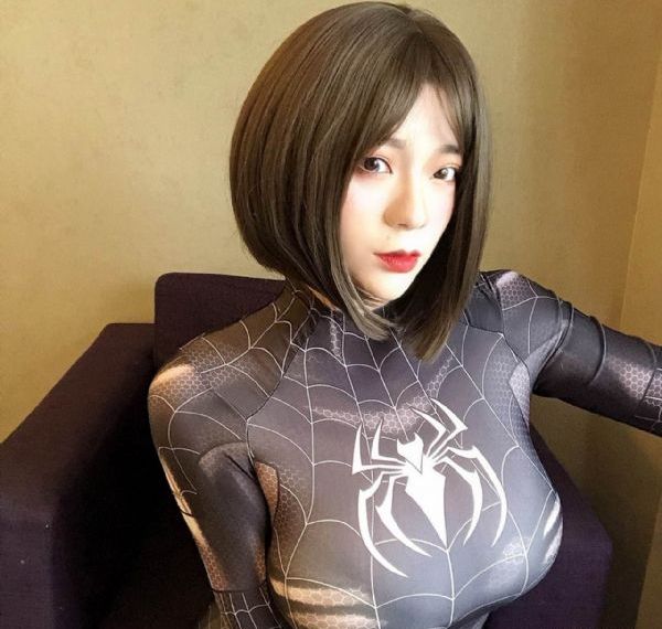 美女打扑克免费网站