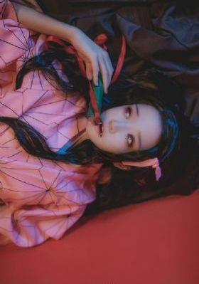 年上大佬掌心宠女儿救妈妈短剧